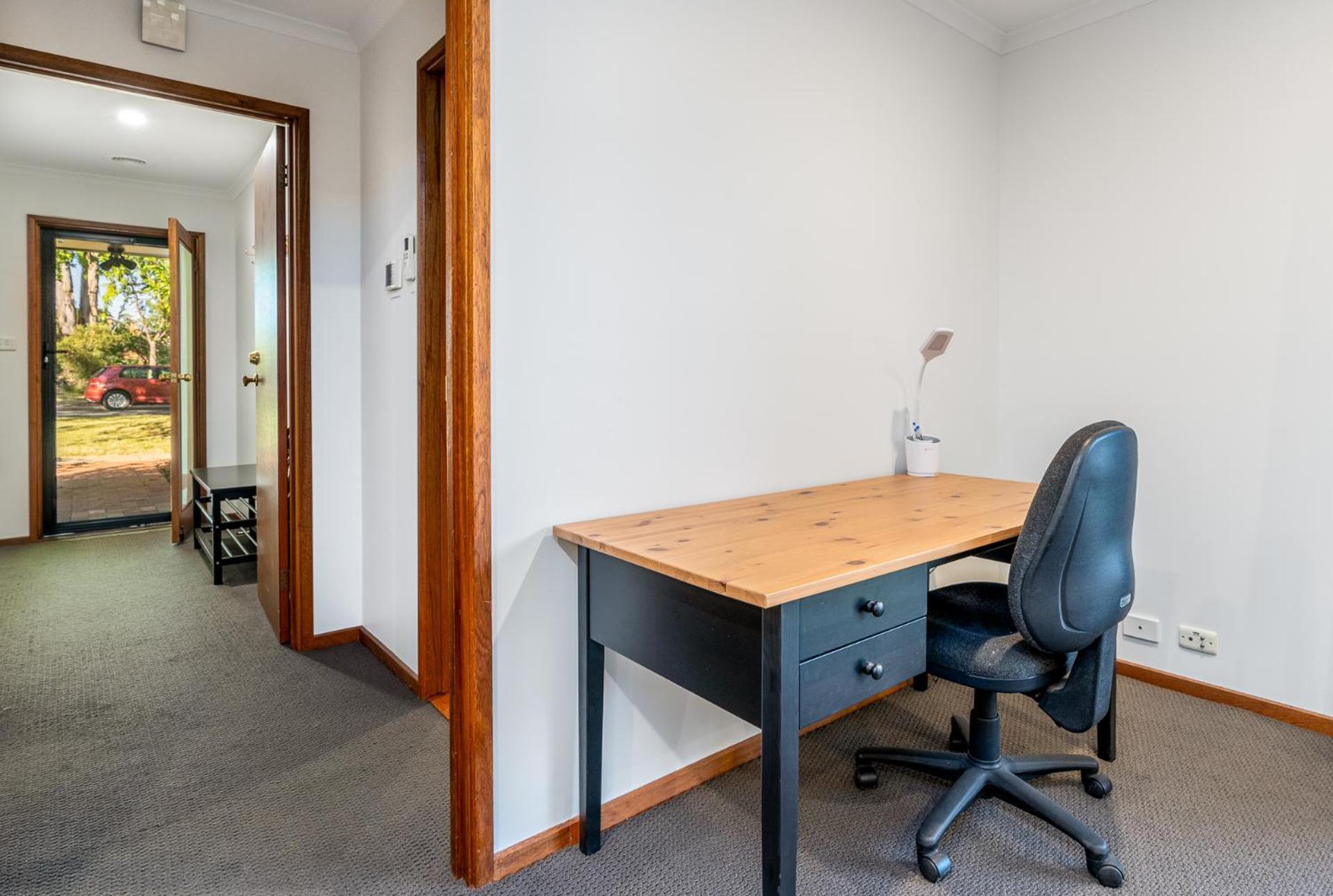 Spacious 2br In Tranquil Leafy Neighborhood Holiday home