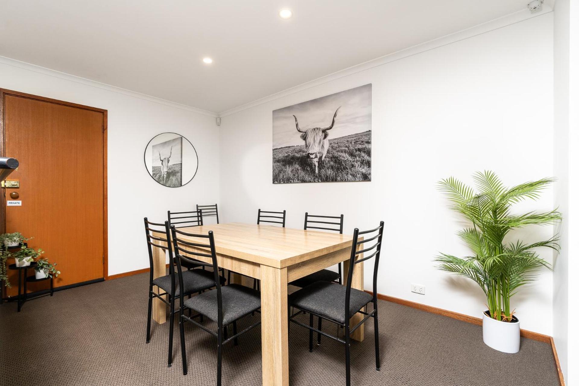 Spacious 2br In Tranquil Leafy Neighborhood Holiday home *