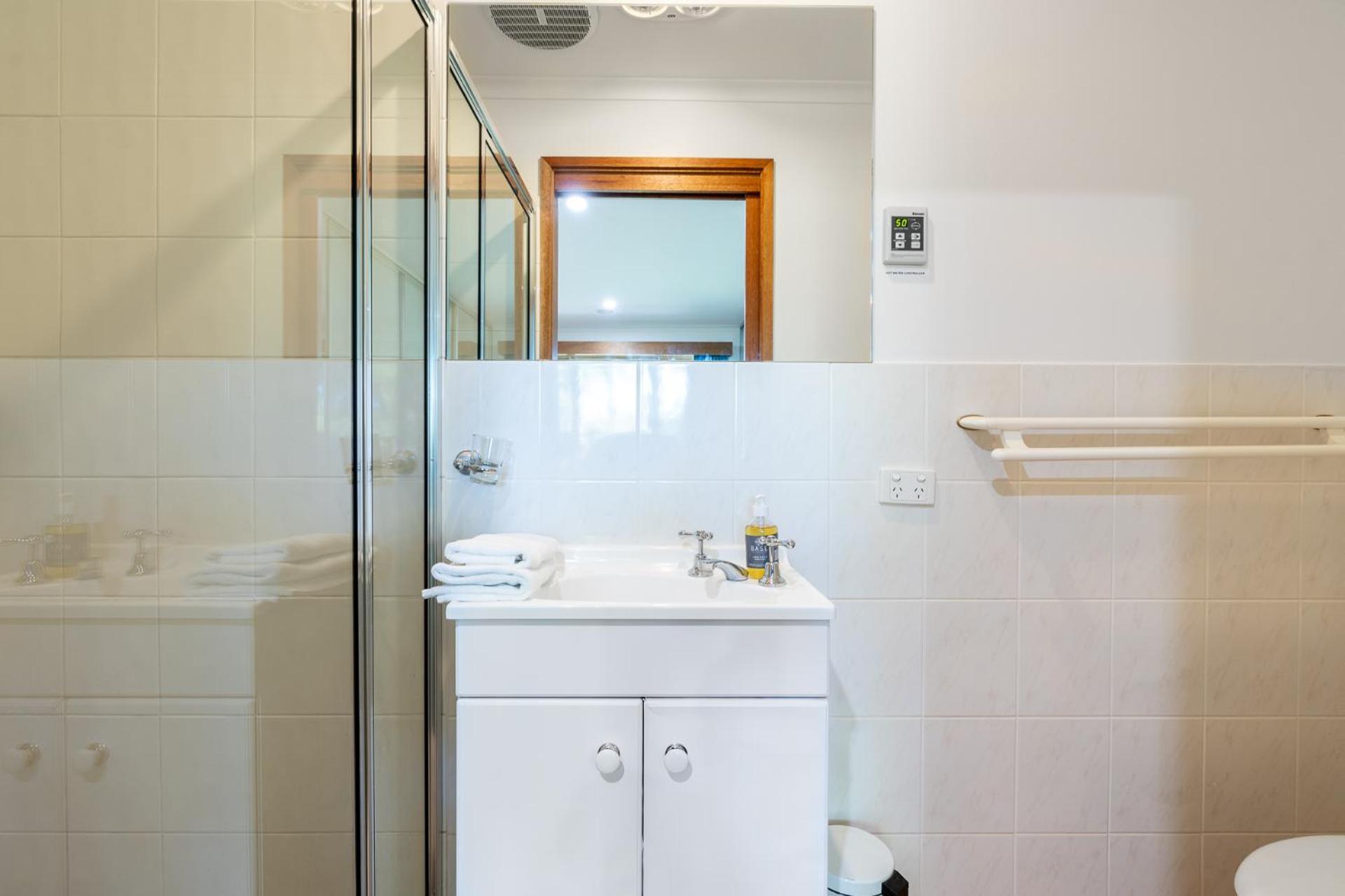 Spacious 2br In Tranquil Leafy Neighborhood Canberra